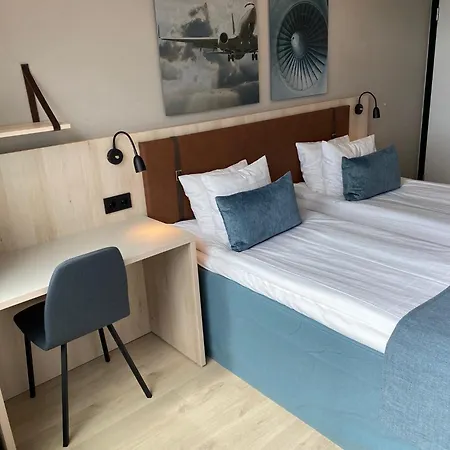 Hotelli Pilot Airport 3*