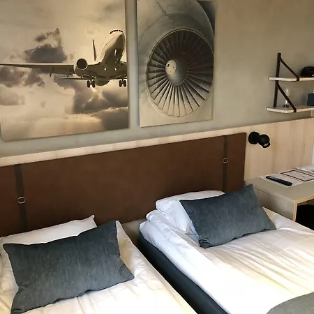 Отель Pilot Express Airport Вантаа