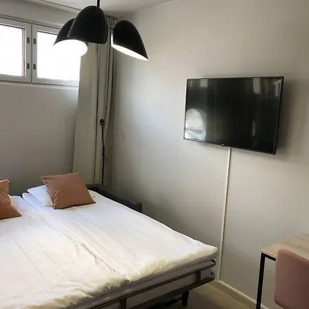 酒店 Pilot Express Airport 3*