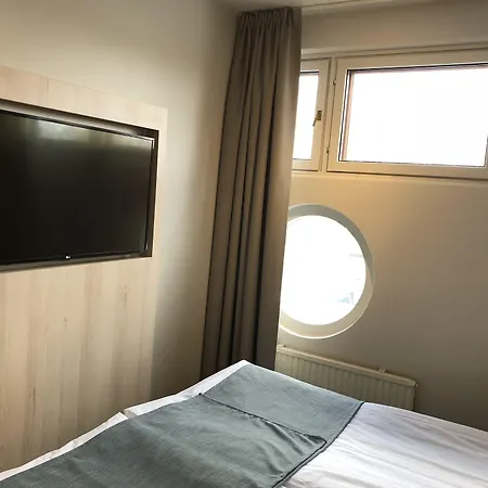 Отель Pilot Express Airport
