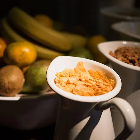 Pilot Airport Hotel 3*