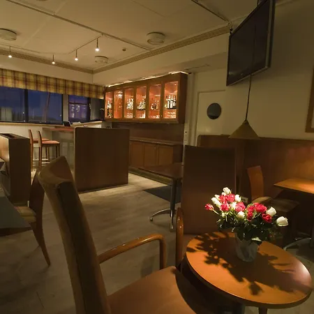 Pilot Express Airport 3* Βάνταα