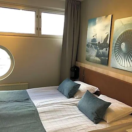 Pilot Airport 3*