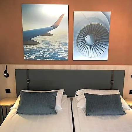 Pilot Airport فانتا