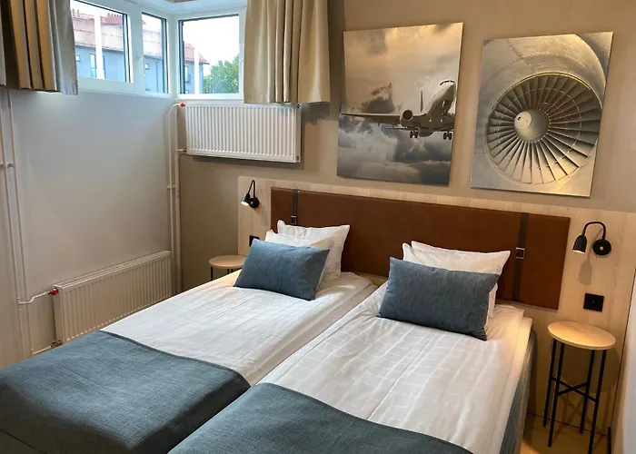 Отель Pilot Airport 3*