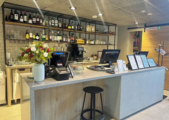 Отель Pilot Airport