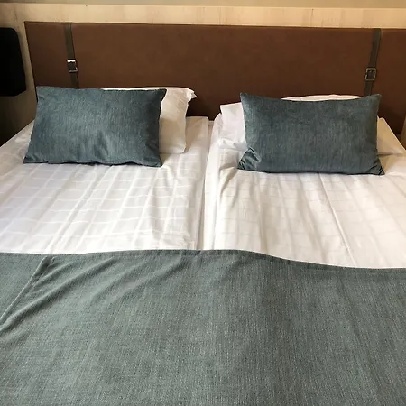 Pilot Airport Hotel