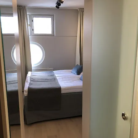 Pilot Airport 3*